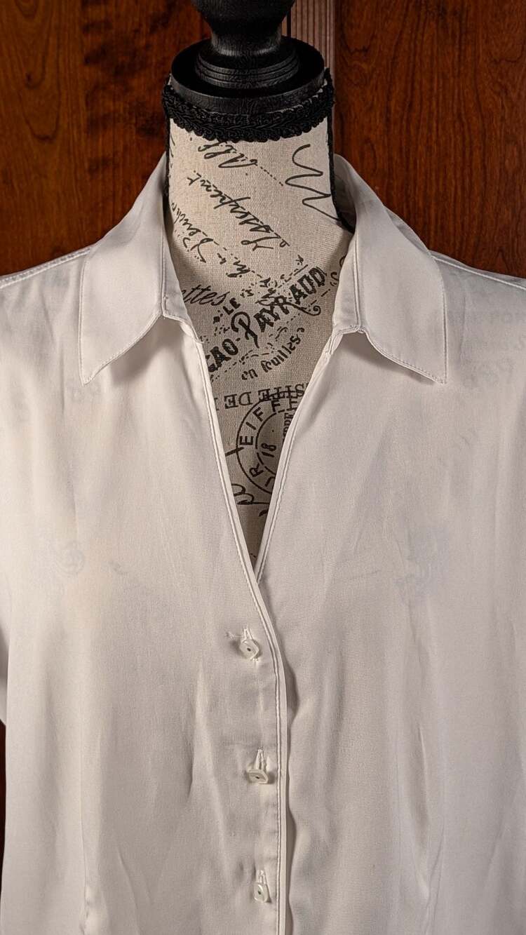 Cato Woman White Short Sleeve Button Up Shirt Size 14/16W - Picture 3 of 7
